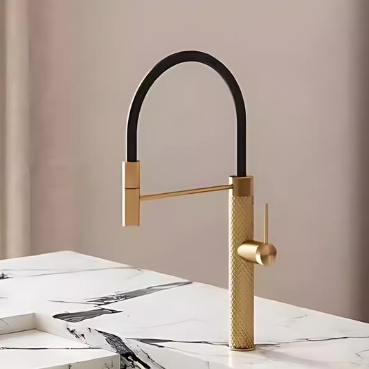 Semi-professionele Keukenkraan Angelica – Uittrekbare Uitloop – Brushed gold