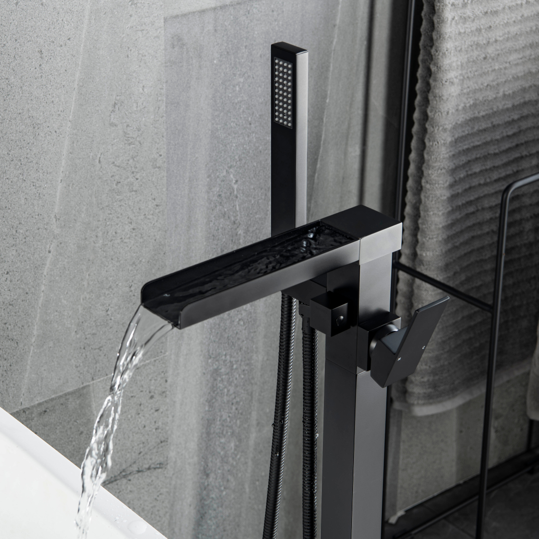 Robinet de baignoire indépendant Lisandro – Sortie d'eau en cascade – Noir mat