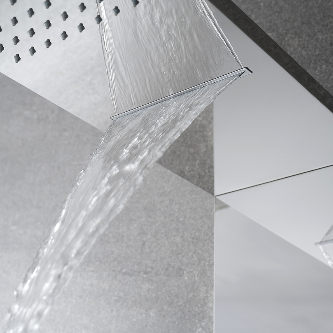 Robinet de baignoire indépendant Lisandro – Sortie d'eau en cascade – Nickel brossé
