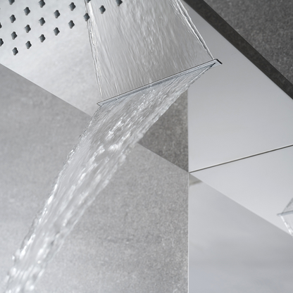 Robinet de baignoire indépendant Lisandro – Sortie d'eau en cascade – Nickel brossé