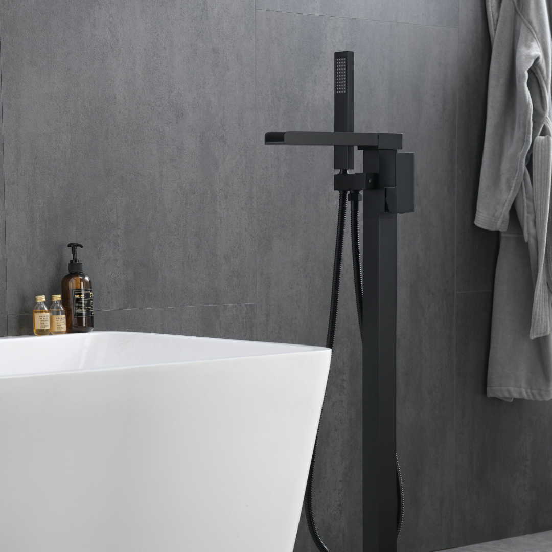 Robinet de baignoire indépendant Lisandro – Sortie d'eau en cascade – Noir mat