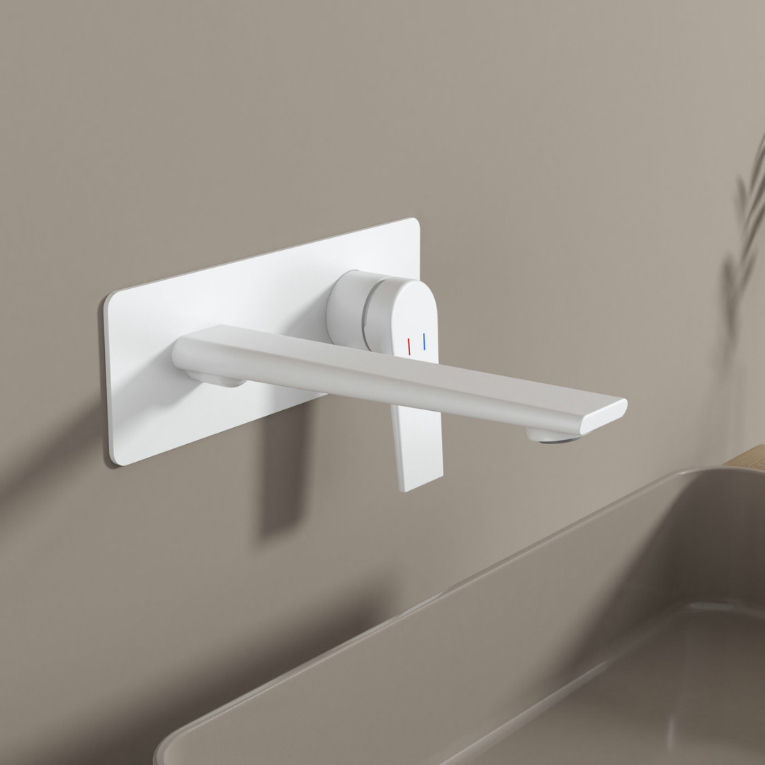 Robinet de baignoire indépendant Lisandro – Sortie d'eau en cascade – Nickel brossé