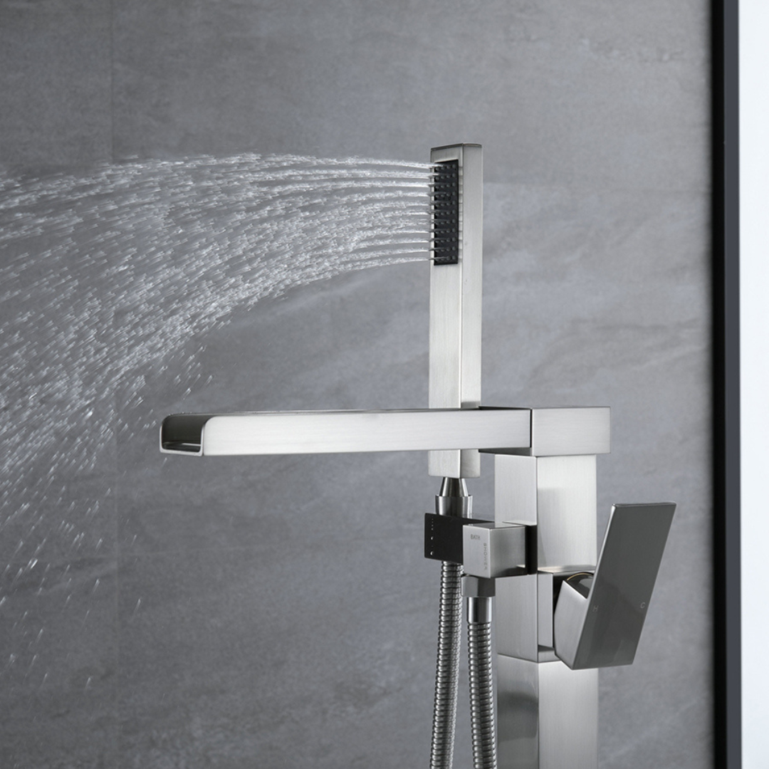 Robinet de baignoire indépendant Lisandro – Sortie d'eau en cascade – Nickel brossé