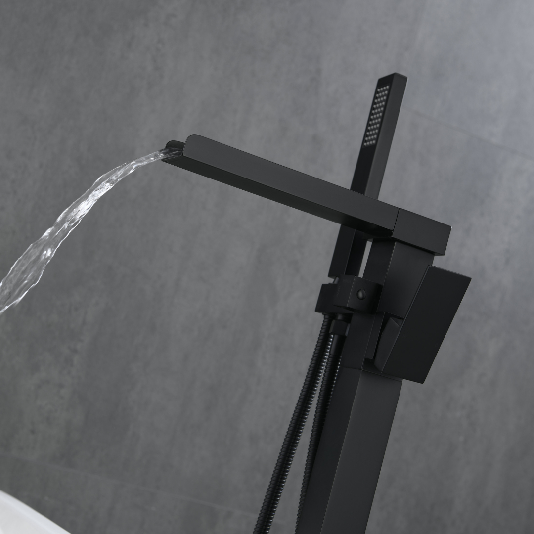 Robinet de baignoire indépendant Lisandro – Sortie d'eau en cascade – Noir mat