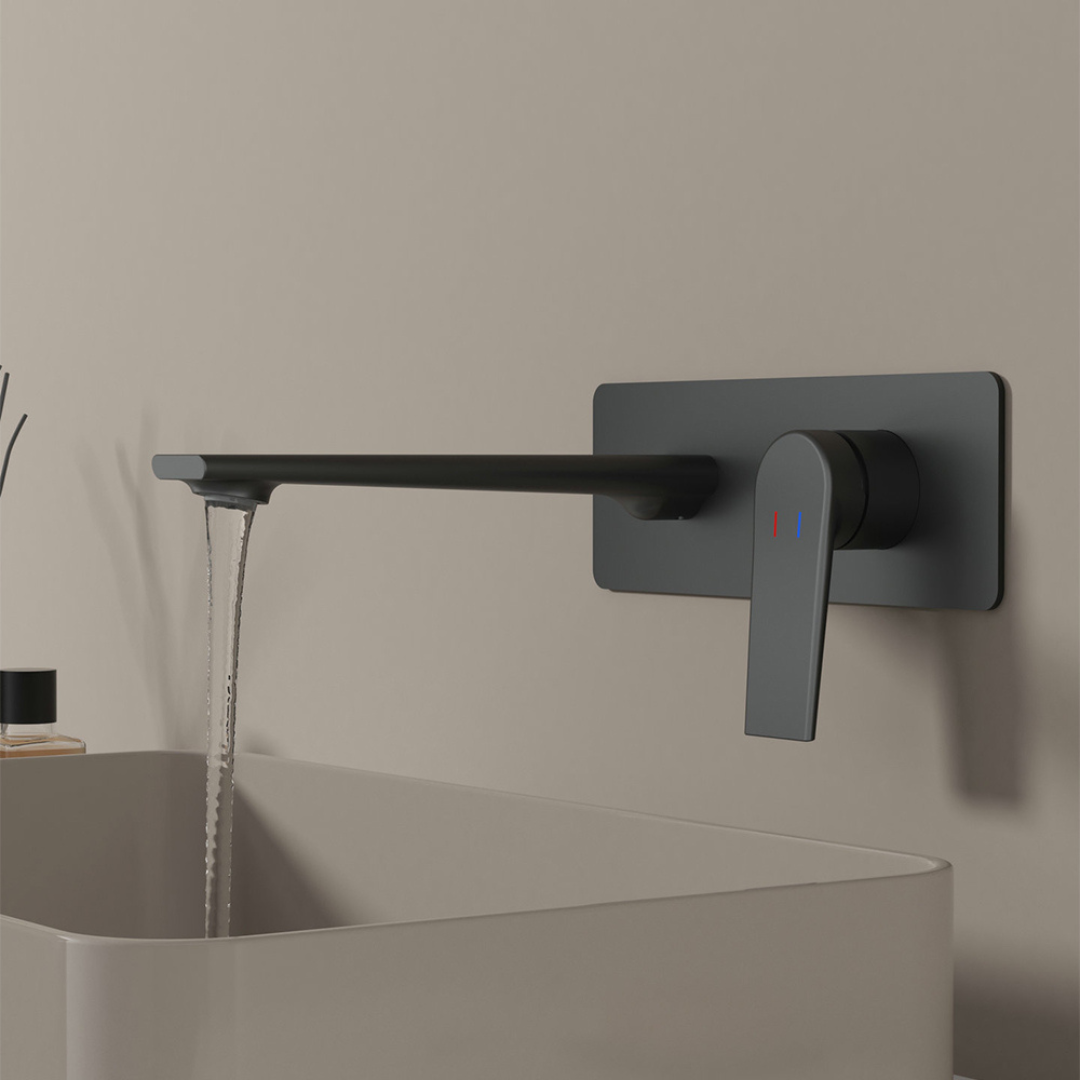 Robinet de baignoire indépendant Lisandro – Sortie d'eau en cascade – Nickel brossé