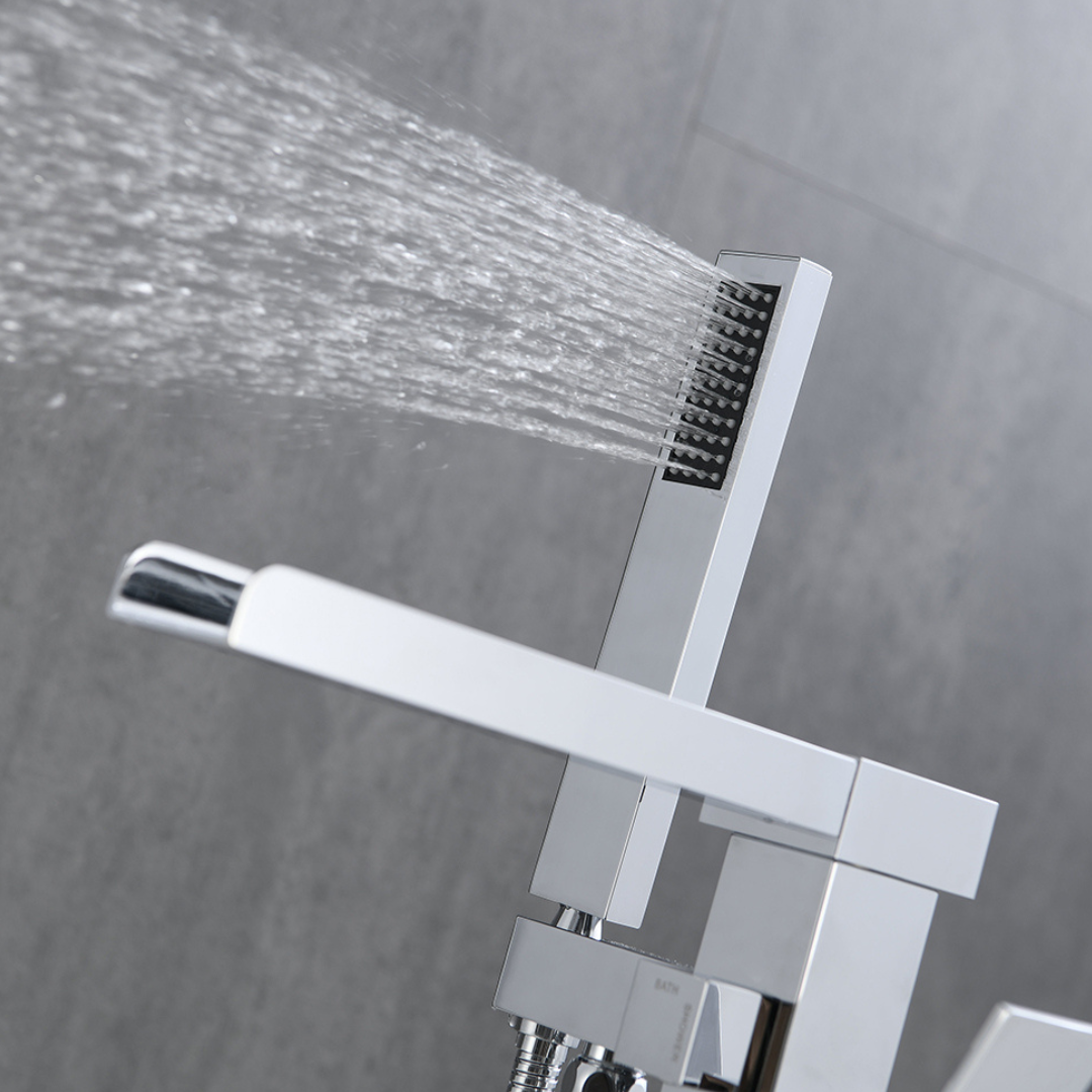 Robinet de baignoire indépendant Lisandro – Sortie d'eau en cascade – Chrome