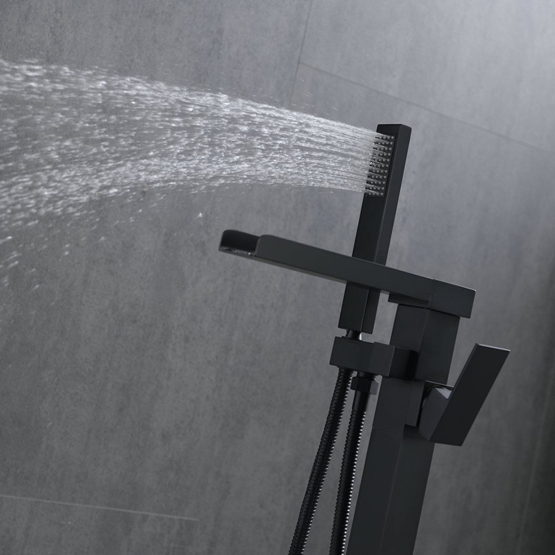 Robinet de baignoire indépendant Lisandro – Sortie d'eau en cascade – Noir mat