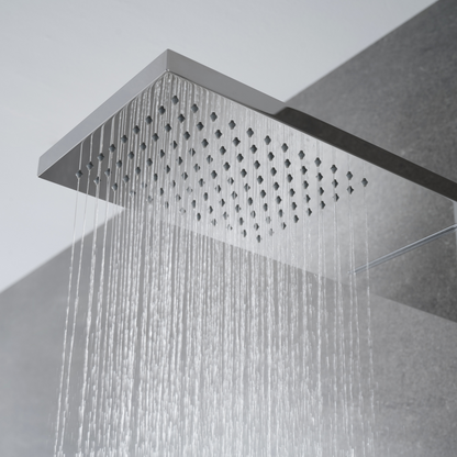 Robinet de baignoire indépendant Lisandro – Sortie d'eau en cascade – Nickel brossé