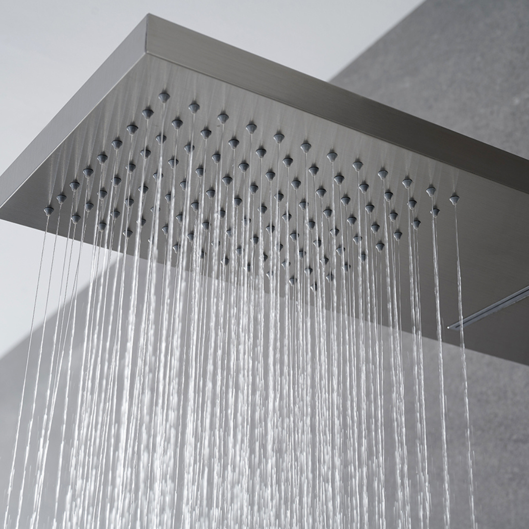 Robinet de baignoire indépendant Lisandro – Sortie d'eau en cascade – Nickel brossé